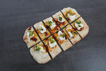 Afbeelding in Gallery-weergave laden, Pizza P.A.L.A Handgemaakt Pizza in verpakking van 2 stuks