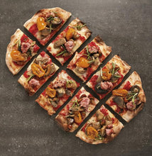 Afbeelding in Gallery-weergave laden, Pizza P.A.L.A Handgemaakt Pizza in verpakking van 2 stuks