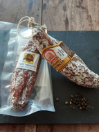 Salami met peper /Salamino handgemaak in Italie 150 gr stuk